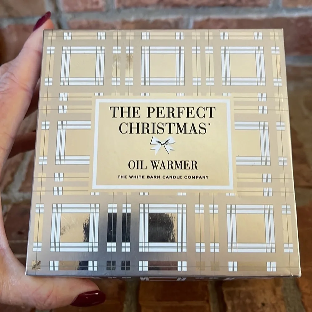 NIB The White Barn Candle Company The Perfect Christmas Oil Warmer